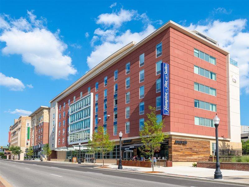 Hampton Inn & Suites Fort Wayne Downtown Exterior foto