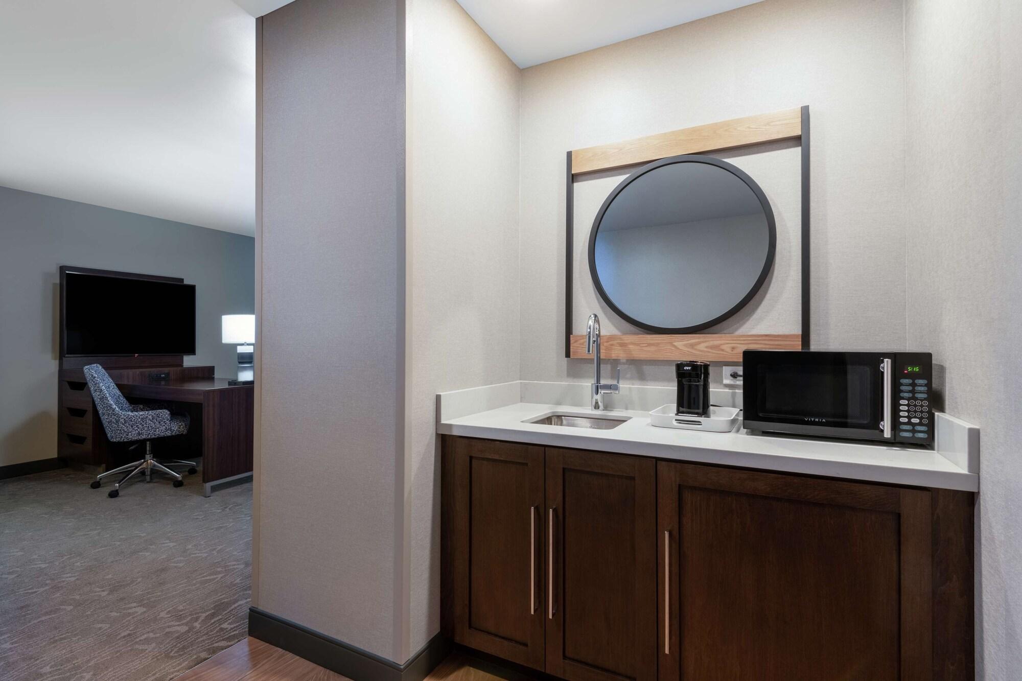 Hampton Inn & Suites Fort Wayne Downtown Exterior foto