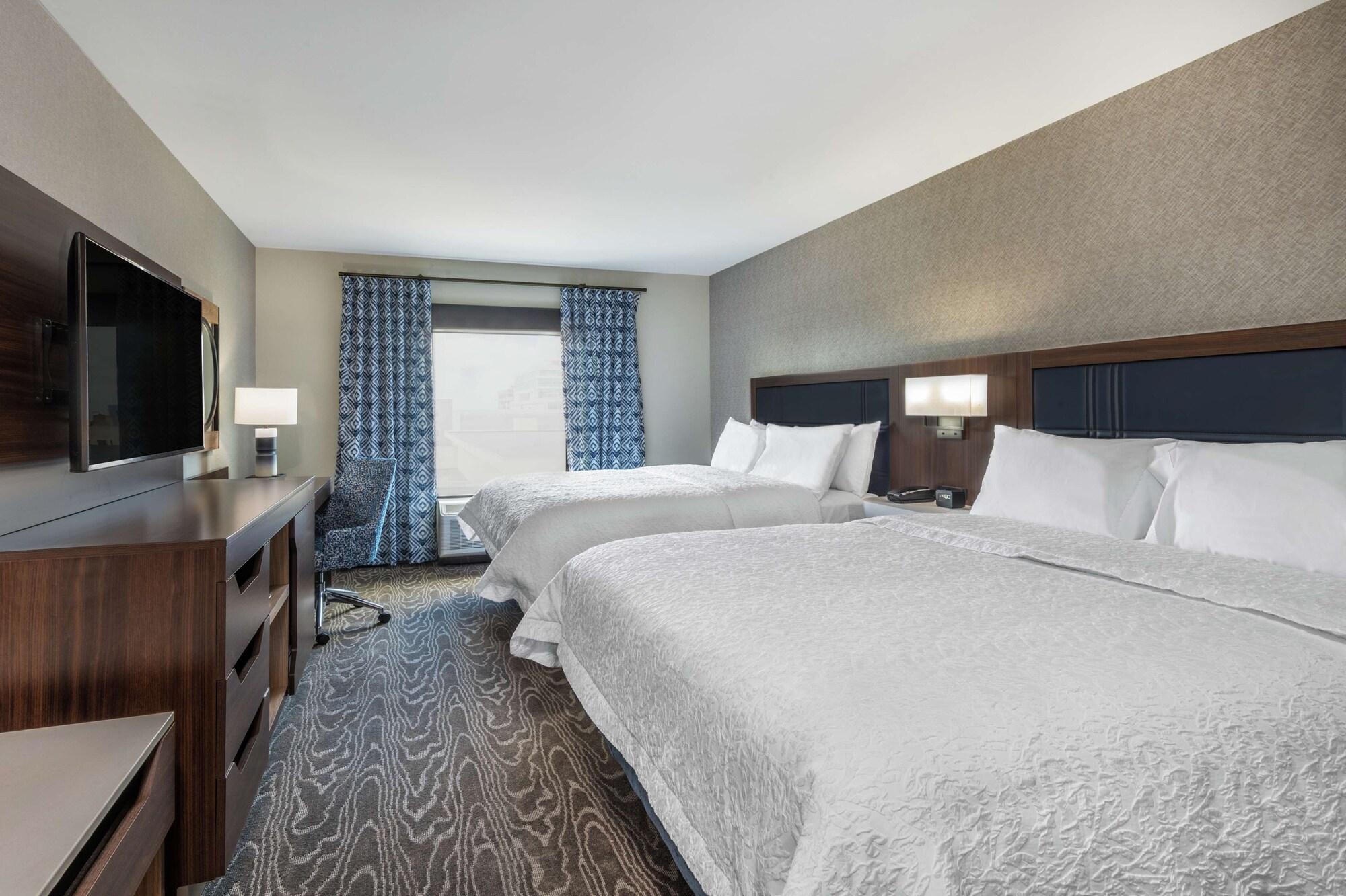 Hampton Inn & Suites Fort Wayne Downtown Exterior foto