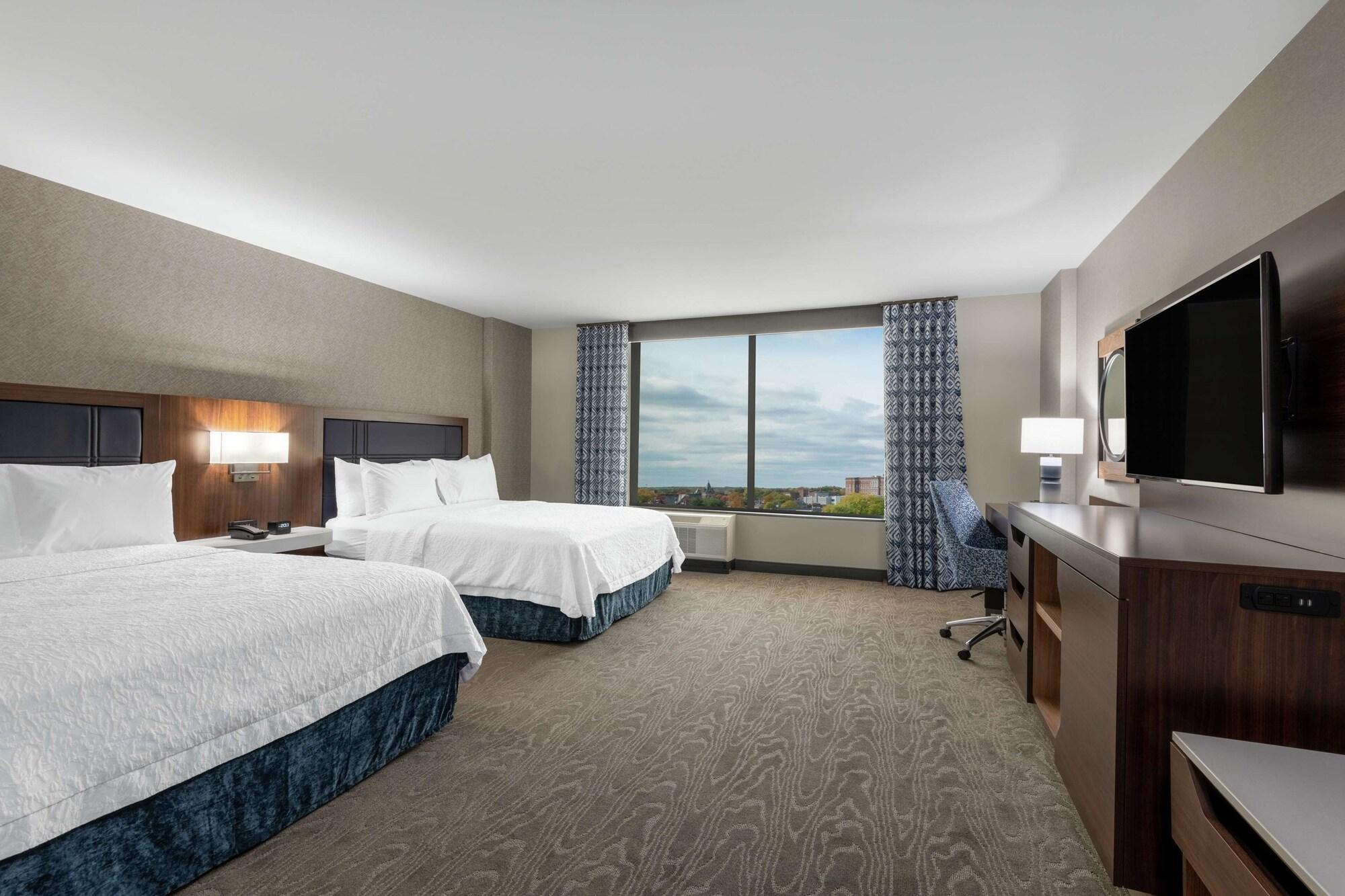 Hampton Inn & Suites Fort Wayne Downtown Exterior foto