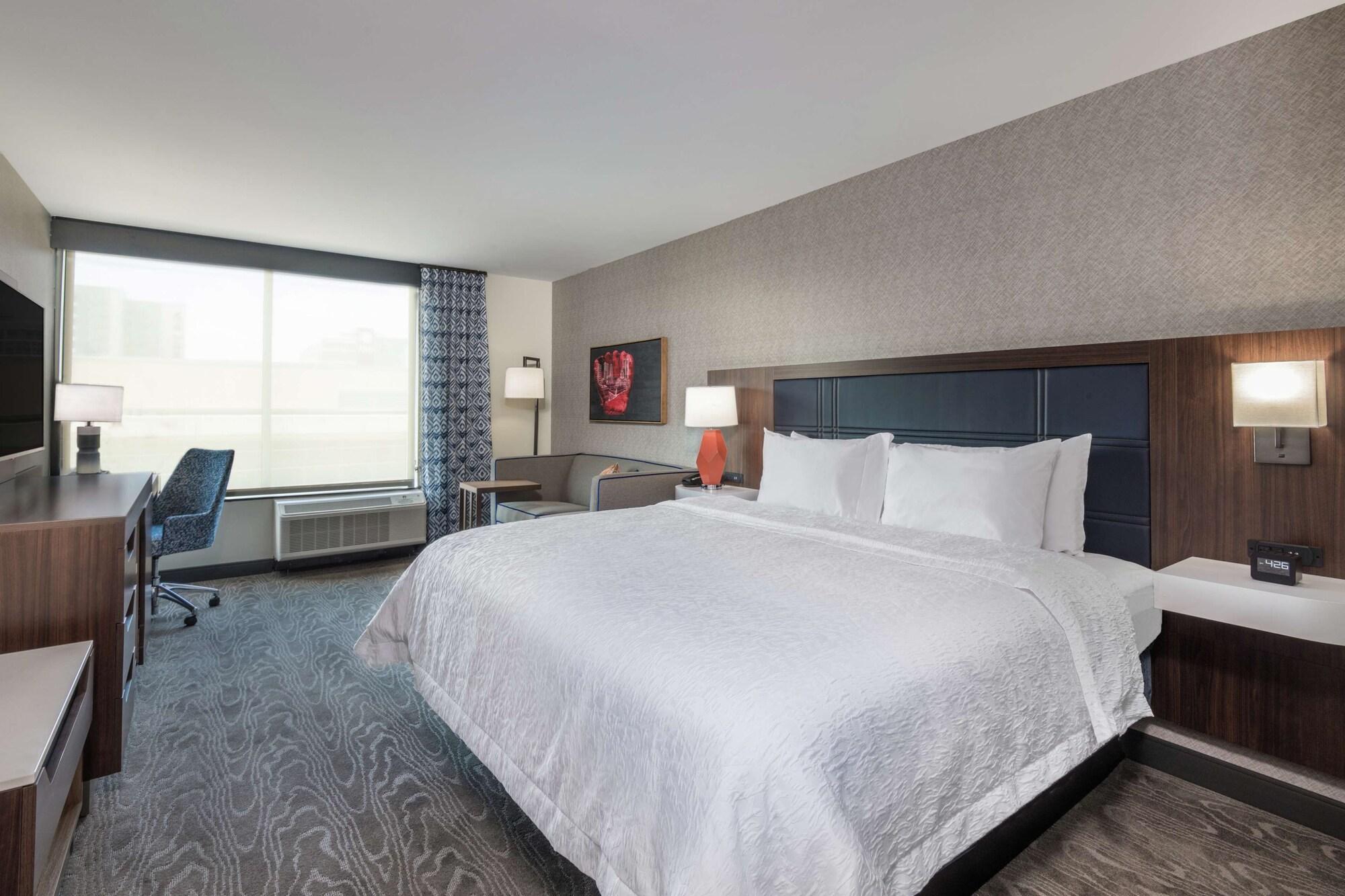 Hampton Inn & Suites Fort Wayne Downtown Exterior foto