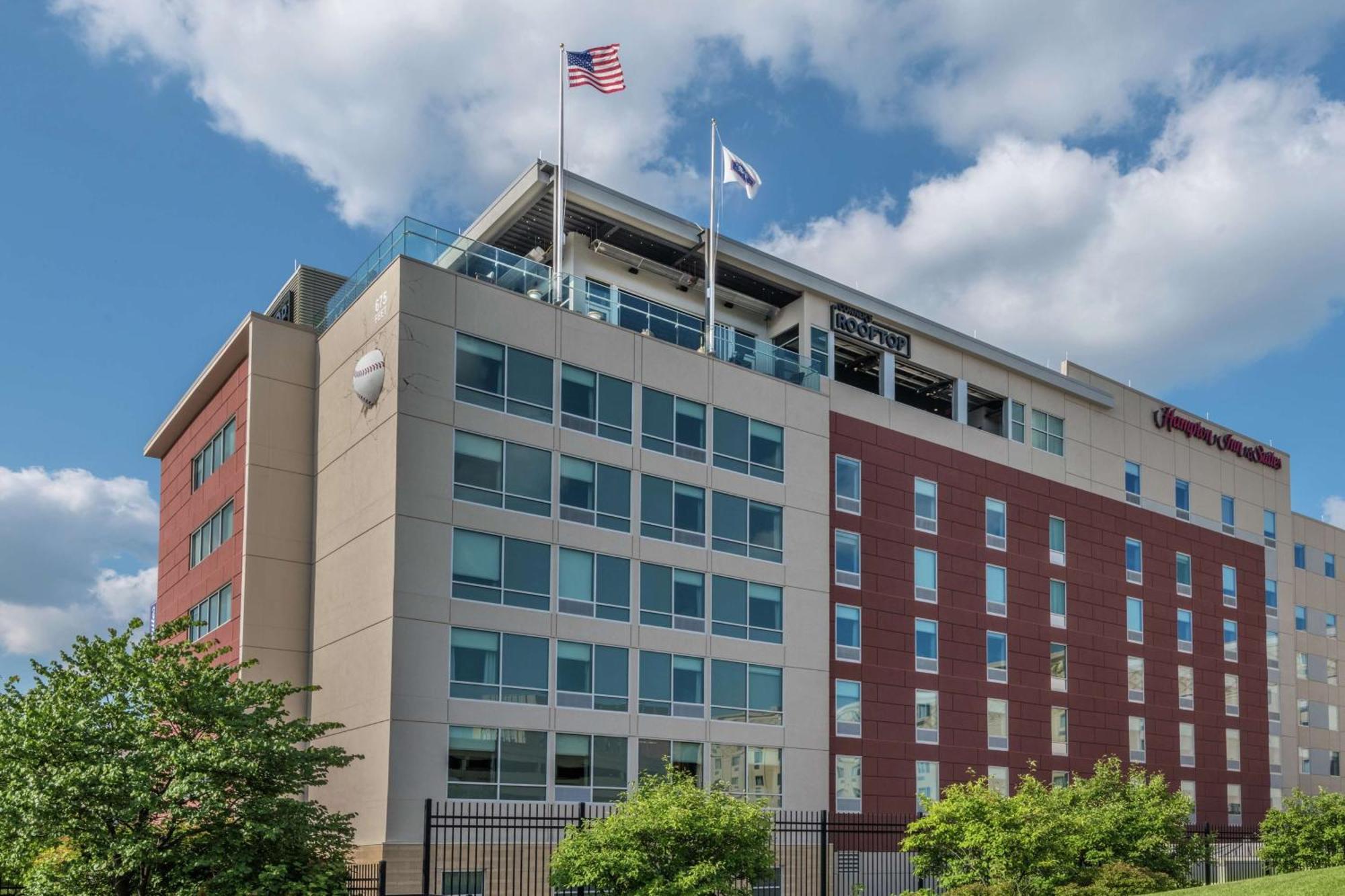 Hampton Inn & Suites Fort Wayne Downtown Exterior foto