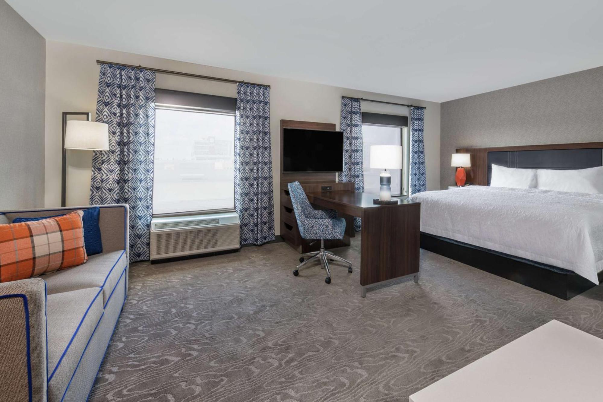 Hampton Inn & Suites Fort Wayne Downtown Exterior foto