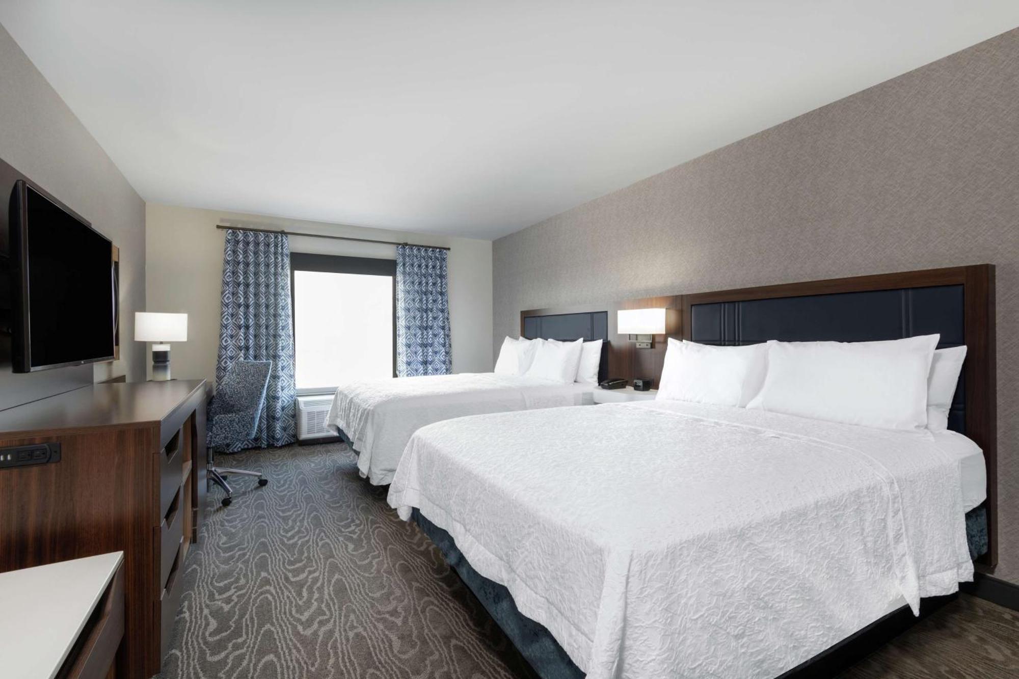 Hampton Inn & Suites Fort Wayne Downtown Exterior foto